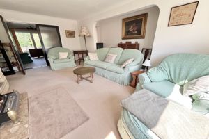 Lounge- click for photo gallery
